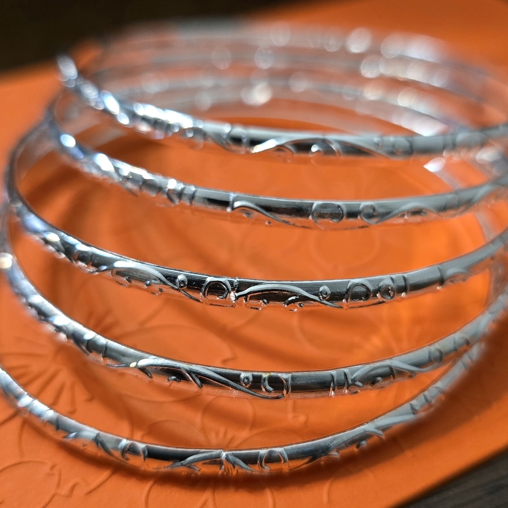 Elegant Silver Tone Bangle Set